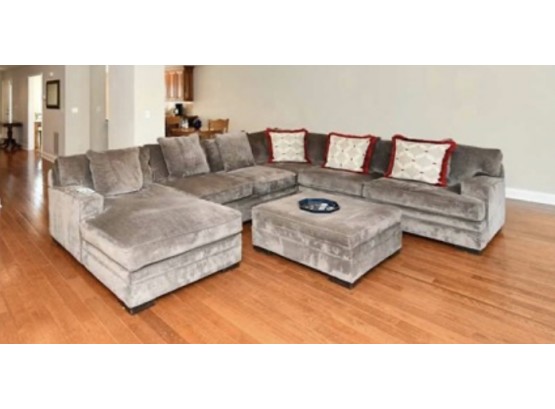 Sectional With Chaise Longue And Storage Ottoman