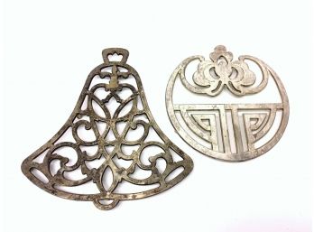 2 Vintage Silverplate Italy International Silver Co Bell Hotplates Trivets