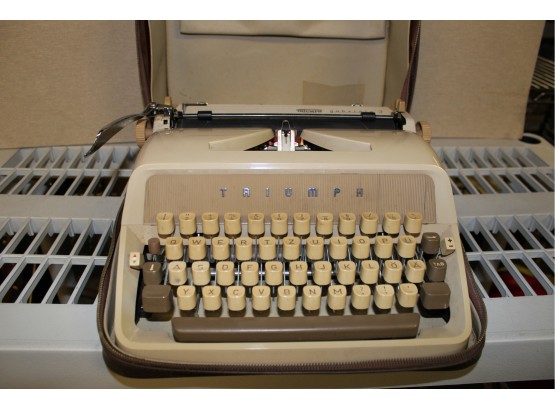 Vintage Triumph Gabriele 3 Manual Typewriter - For Repair
