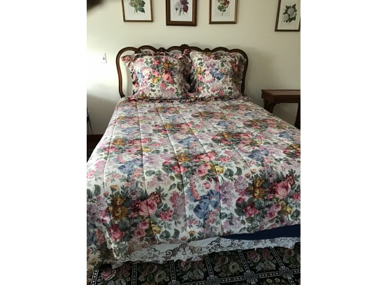 Full/queen Comforter Matching Pillow And Table Cloth