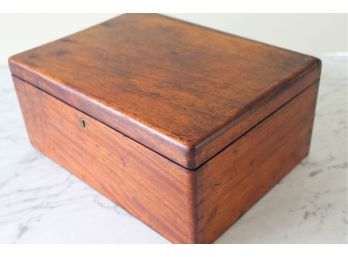 Gorgeous Wooden Grain, Dovetailed Antique Jewelry Box!