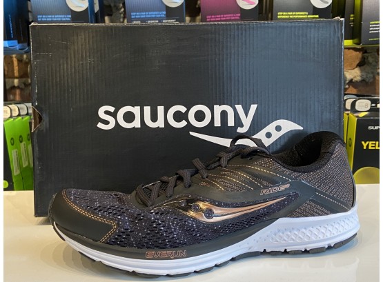 SAUCONY GUIDE 10 Men’s Running Sneakers Size 9.5 Retail : $119.99