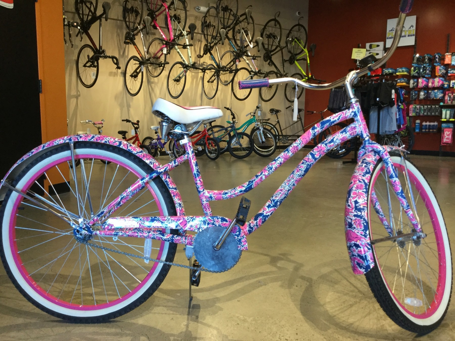 RARE LILLY PULITZER Van Dessel Cruiser, Retail $1500 #518473 |  Auctionninja.com