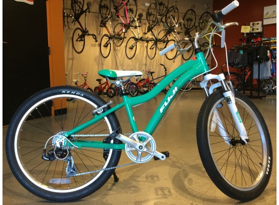 FUJI Dynamite 24' Bike, Retail $340