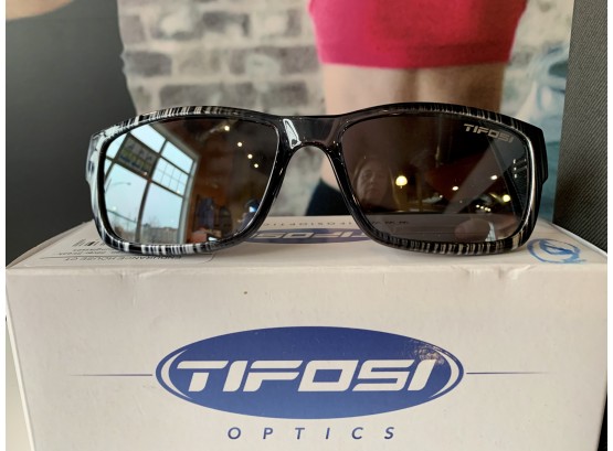 Tifosi Optics Hagen Sunglasses With Hard Case, New In Box, Retail $60