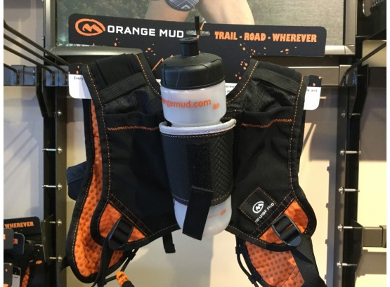 Orange Mud HydraQuiver Vest Pack 1 W/bottle, Black & Orange, Retail $119.95