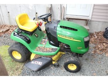 John Deere Tractor 5 Speed L-100 With Bagger And Extra Blade