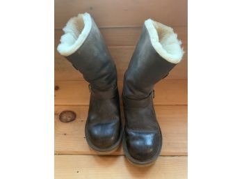 Ladies Brown Leather Uggs Size 8