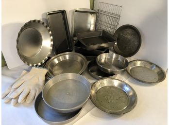 Huge 18 Pc. BAKER’S Lot- Quality Pans! Frisbee, Table Talk, Mrs. Robinson’s Pie Tins
