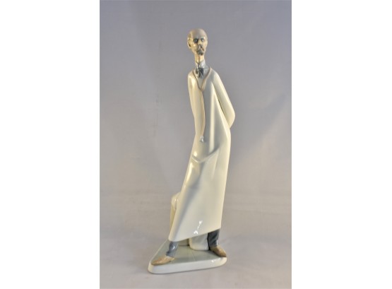 Rare Retired Lladro 'Medico' Figurine No 4602