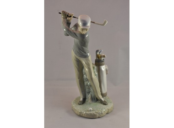 Lladro 'Jugador De Golf' Figurine No 4824