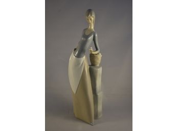 LLadro NAO 'Del Manzano' Figurine No 88