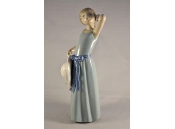 LLadro 'Pamela Tocado' Figurine No 5010 Lot 2