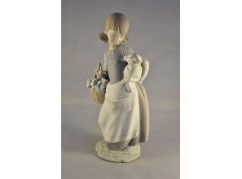 LLadro 'Girl With Lamb' Figurine No 4835 (Matte Finish) Lot 2