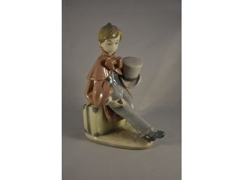 Lladro 'Travelers Rest' Figurine NO 06124