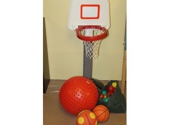Kid's Basketball Hoop With Various Balls