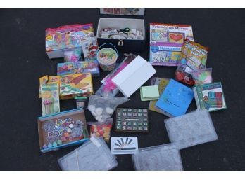 Arts & Craft's Lot With Lollipop Trays, Rainbow Loom, Potholder Loom, Friendship Stones, Knot-a-quilt & More