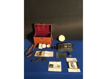 Original 800 Polaroid Camera With Flash And Paperwork And Original Case