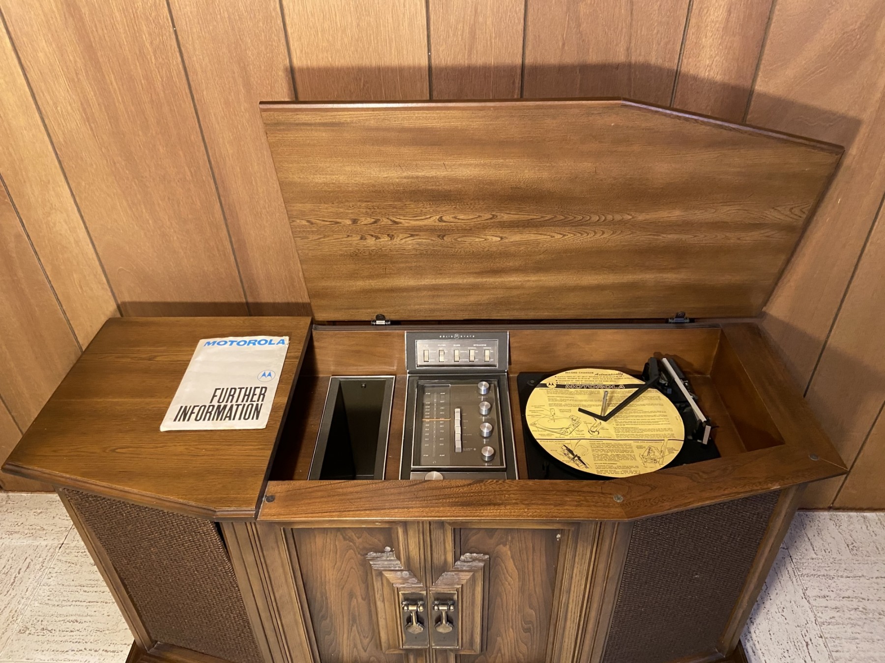 Vintage 1969 Motorola Console Stereo AM FM With Automatic Turntable ...