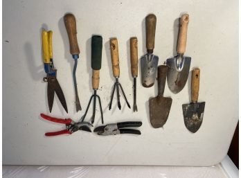 Small Garden Hand Tools Lot