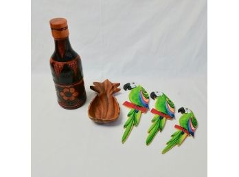 Island Wood Lot - Parrots, Bottle And Pineapple