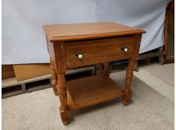 Stanley Furniture Traditional Styled Oak Side Table