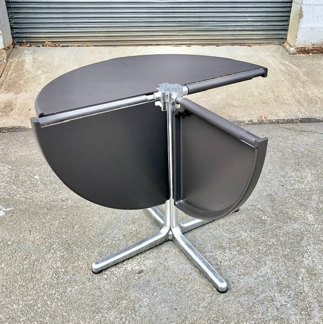 Iconic 1970s Giancarlo Piretti “Plana” Spring Loaded Folding Table For  Castelli #530724 | Auctionninja.com