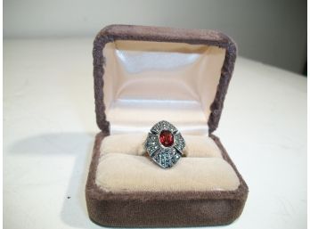 (J50) Lovely Vintage Sterling Silver, Marcasite & Garnet Ring (with Box)