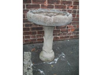 Great Vintage 'Flower Petal' Cement Bird Bath - NICE PIECE !