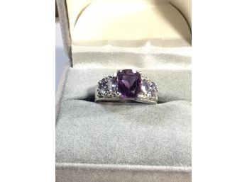 (J25) Sterling Silver Ring With Five Amethysts VERY Pretty Ring (Five Stones)