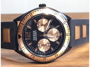 (J20) BRAND NEW Guess Chronograph / Divers Watch - Never Worn (Black / Rose Gold)