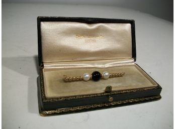 (J46) Very Nice Antique 14kt Gold, Onyx & Pearl Pin (Boston Jeweler)