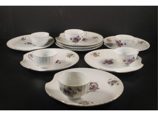 Lot Of Eight Luncheon Plates &  Six Matching Tea Cups