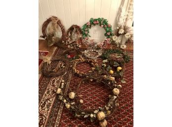 11 Decorative Wreaths