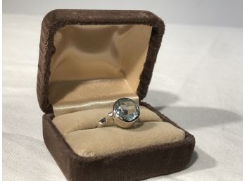 (J36) Beautiful Sterling Silver Ring & Pale Aquamarine Stone - Very Nice Piece
