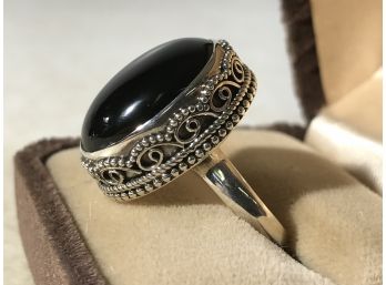 (J25) Fantastic Vintage Sterling Silver & Oval Onyx Ring VERY Ornate Setting