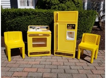 Vintage Toy Kitchenette Set!