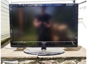 Samsung 40' Flatscreen TV
