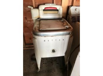 Working Vintage Maytag Ringing Washer