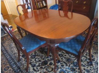 Mahogany Queen Anne Dining Room Table With Leaves