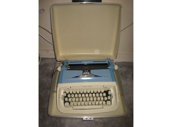 Royal Aristocrat Typewriter With Case