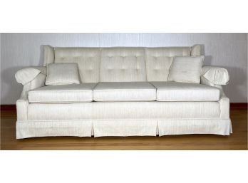 Traditional Tufted Back Sofa With Matching Pillows