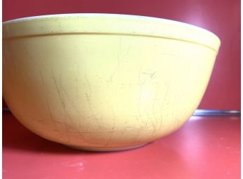 Vintage - Pyrex 11'' Mixing Bowl