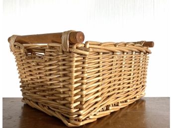 Wicker Basket With Wooden Bar Handles