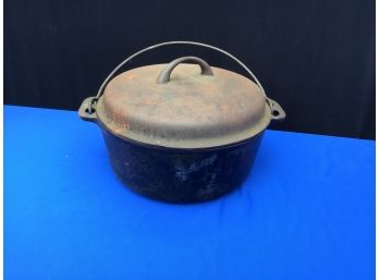 Cast Iron Covered Dutch Oven
