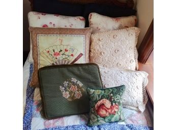 Lot Of Decorative Pillows (9)