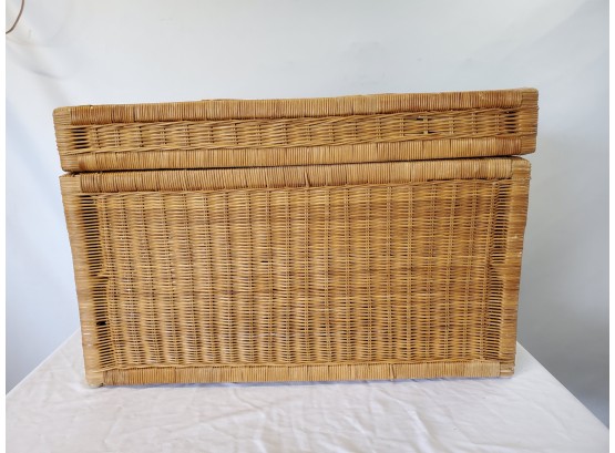 Woven Natural Wicker Hinged Lid Toy/Storage Chest