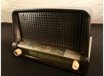 1950/51 GE Model 402 Radio (ID #173)