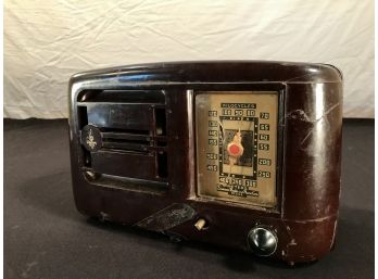 1940's Emerson Tabletop Radio (MW Band Only) (ID #150)