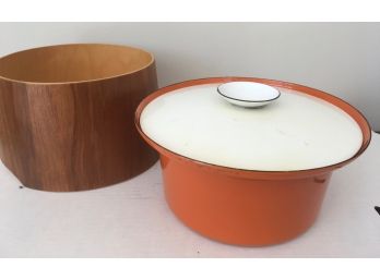 Vintage 2 Qt Orange/ White Enamel Dutch Oven + Servex Teak Holder